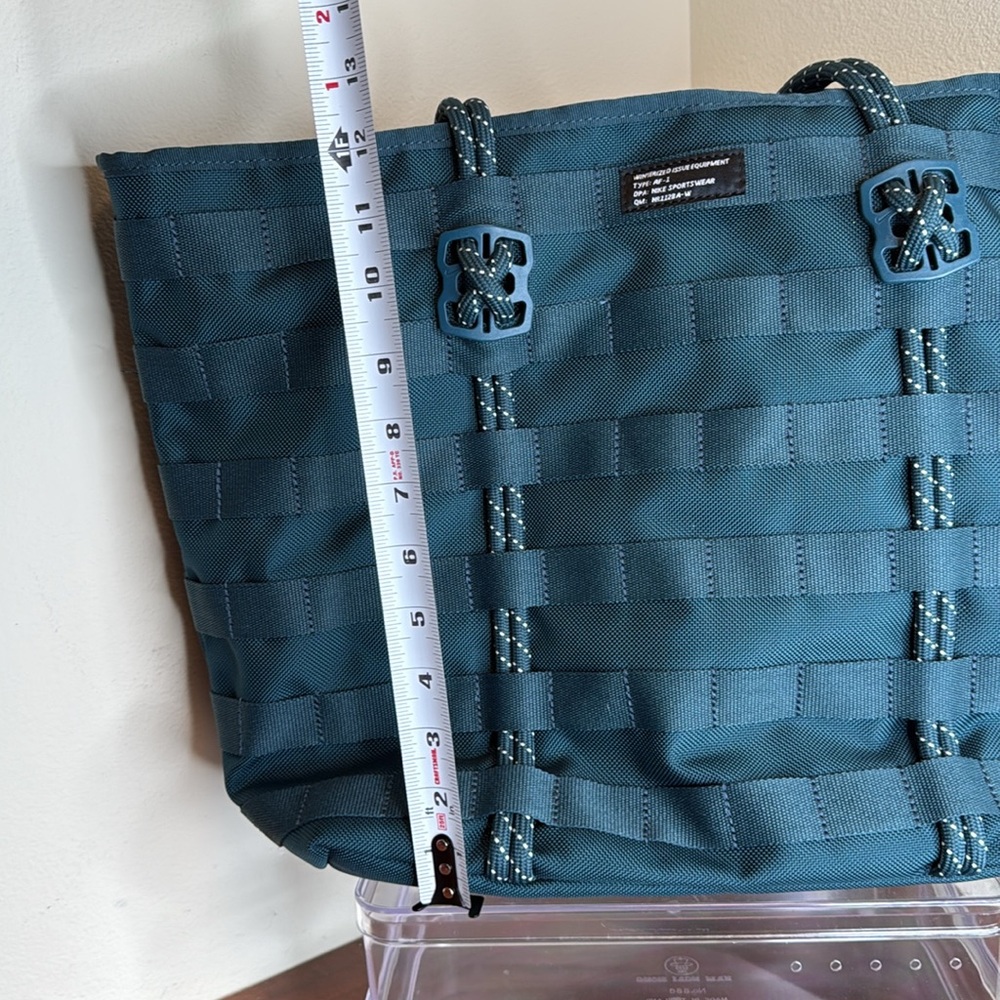 NWOT NIKE Stylish Dark Teal Tote Bag - Picture 2 of 12